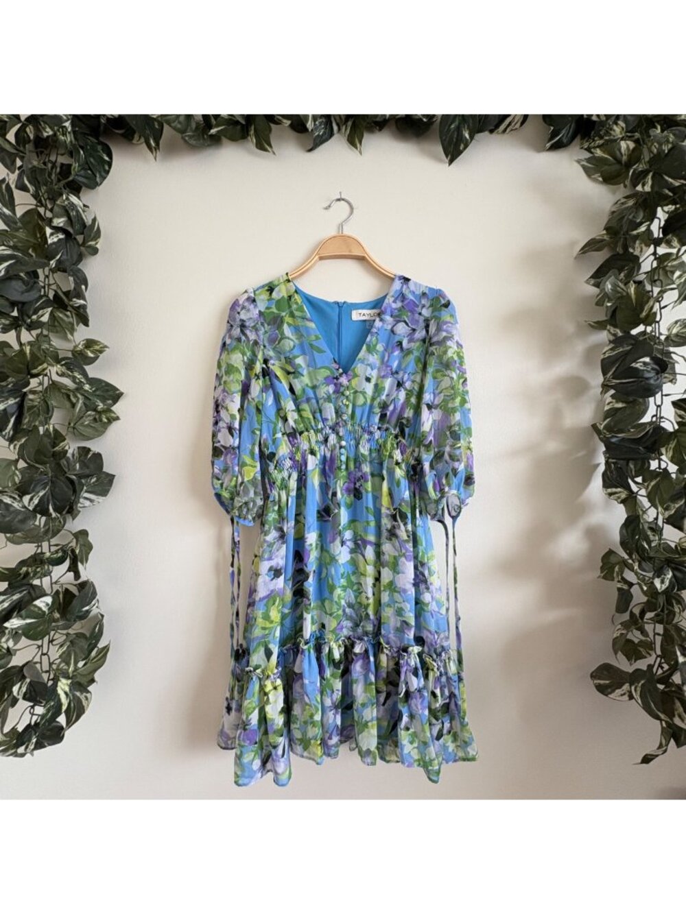 Taylor V-Neck 1/2 Sleeve Mini Cocktail Dress Floral Multi Women’s Size 8